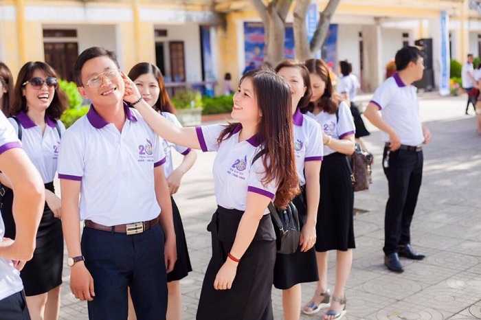 Mãu áo họp lớp polo thạnh lịch, năng động
