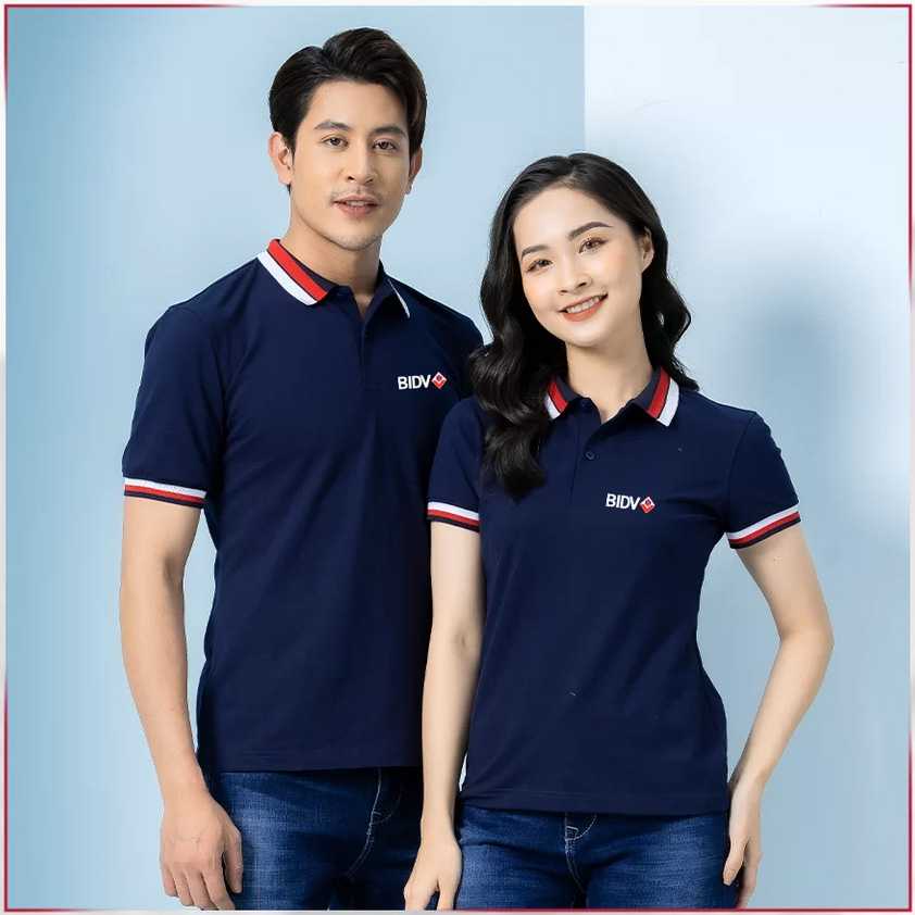Bộ đồng phục có viền cổ và tay ấn tượng