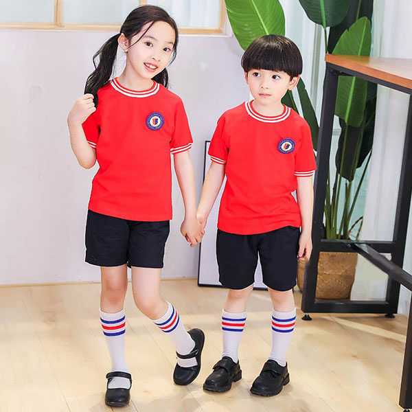 Áo cổ tròn + quần short 