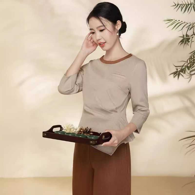 Đồng phục spa cổ trụ