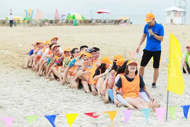 Team building giúp giải tỏa áp lực và gắn kết tinh thần đồng đội